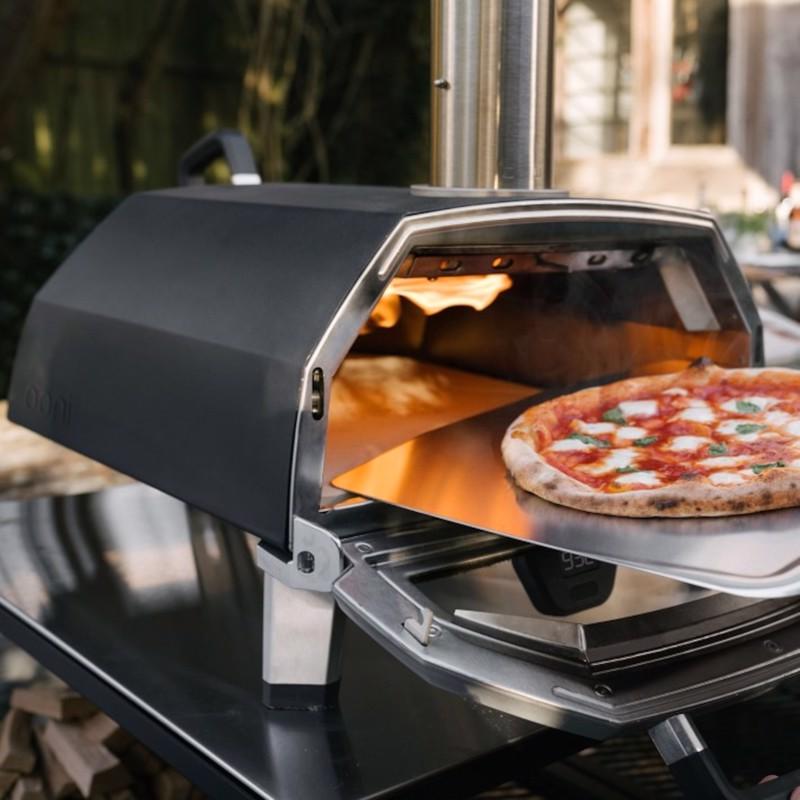 Ooni Karu 16 Charcoal/Wood Chunk Outdoor Pizza Oven Foundry Black
