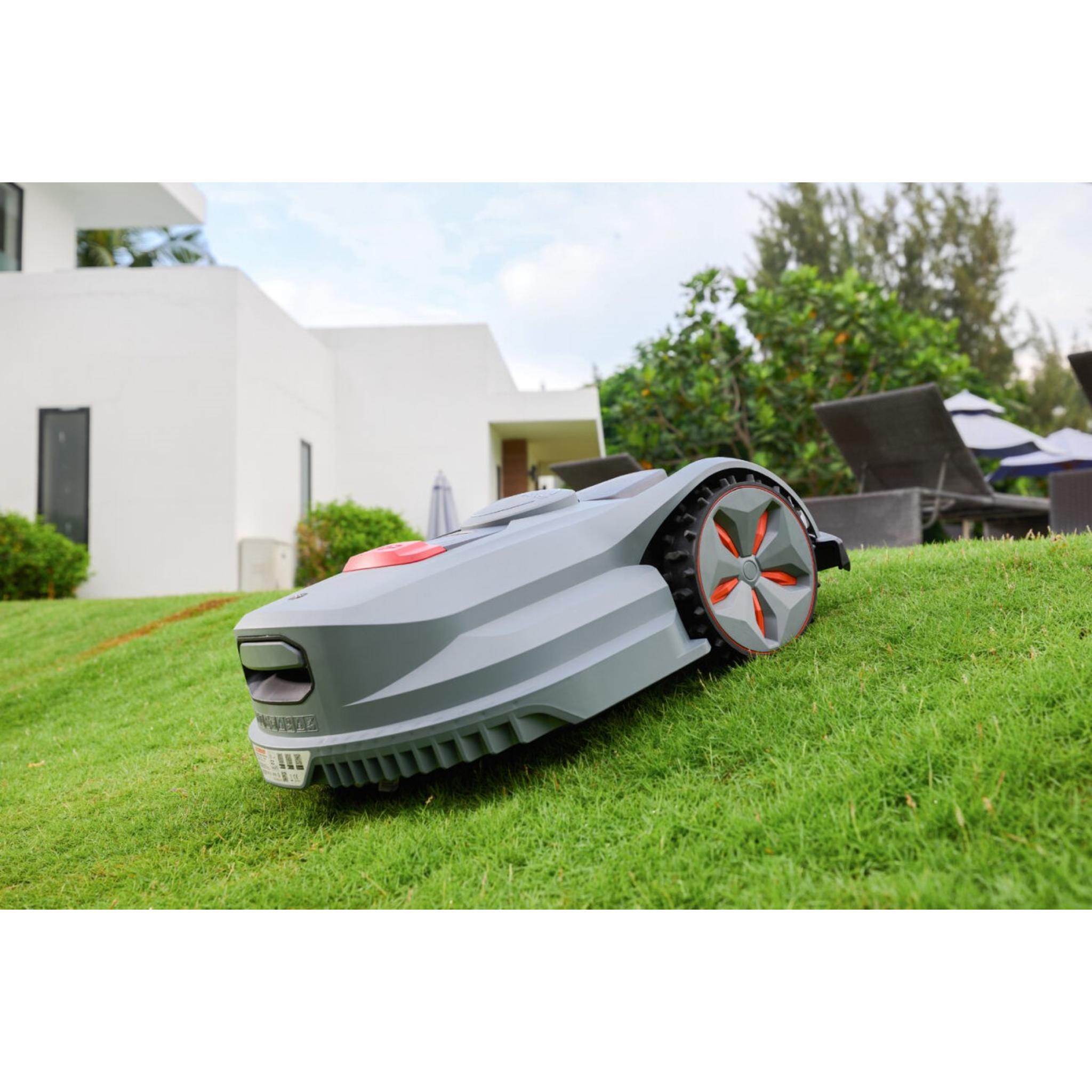 Sunseeker Elite X7 Pro-  3 Acre AWD Wireless Robotic Mower